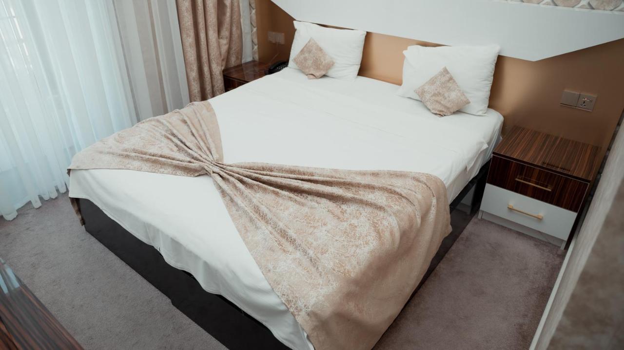 Dionis Hotel Баку Экстерьер фото